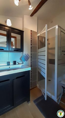 31G101092-56ee8432541c4002a164b410cb7cee21