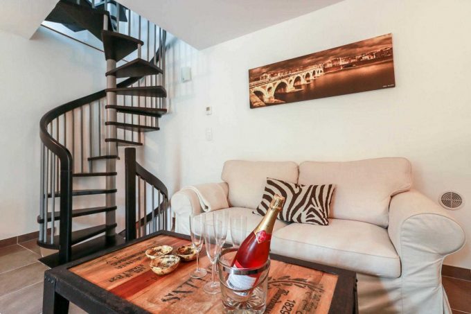 31G101100-2fc2eb2dc14f4c9ab5e46ad0647cff46