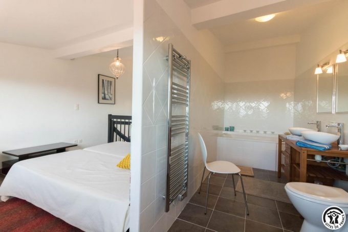 31G101100-642ce1a432c147f793a4524aaac1c9fe