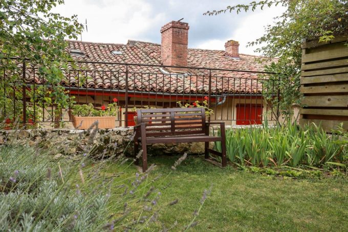 31G101100-8d233c3ad92f43adbbe8caecc87abc71