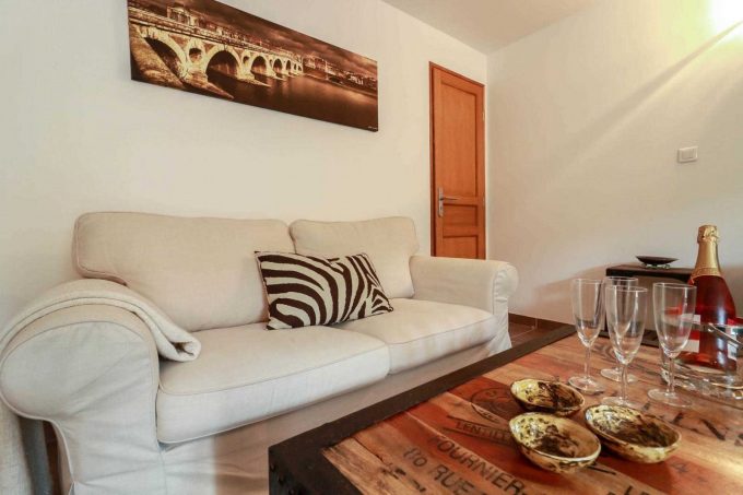 31G101100-9f96ea69e6364102ba564d25766567b1