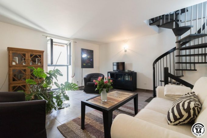 31G101100-c8b65d9c91934d5ba369bc1dcd89e1bc