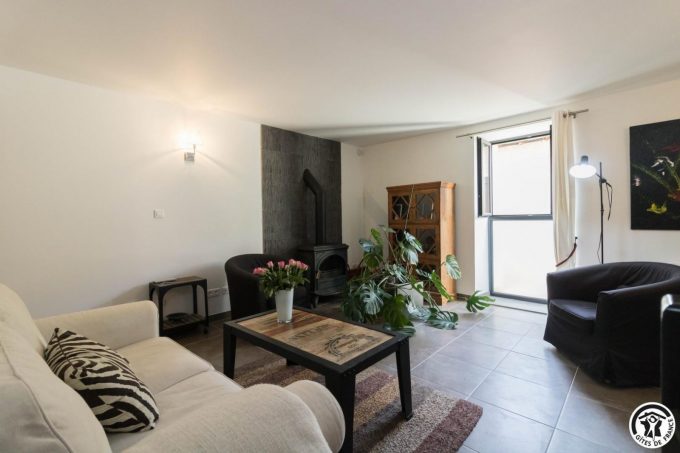 31G101100-d8401930d1f942fb95435612364ebea6