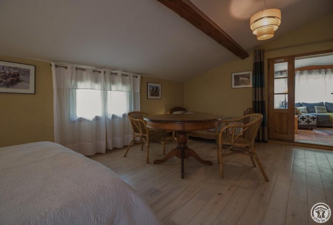 31G101102-23fb26c5cf12406593c67a07c06e85b3