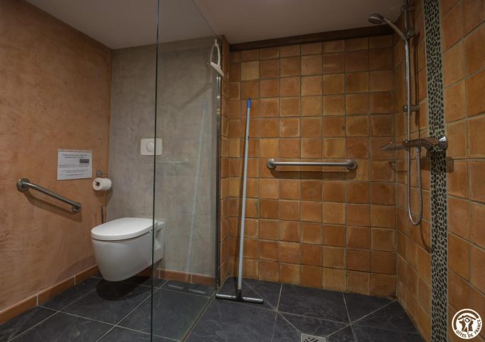 31G101102-ff635275b3f04a75867aa11a37e85778