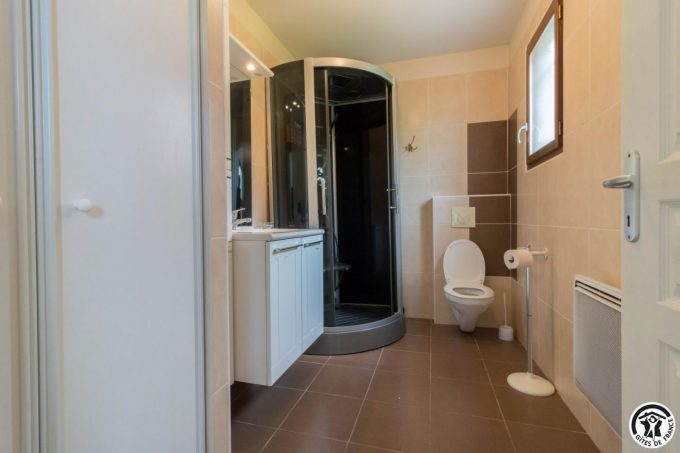 31G101105-04e1df9b83fb4499af0292fecfebcef7