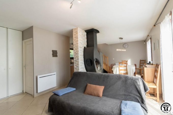 31G101105-d061b95833d34588ae4586e9d71776cb