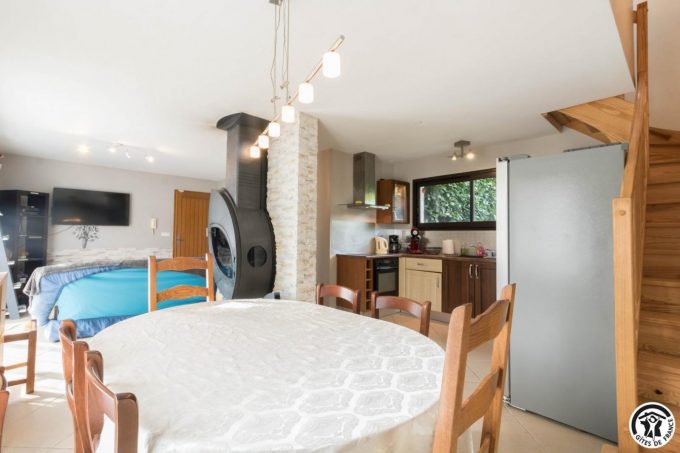 31G101105-d442306154f14c878cb37643579214c1