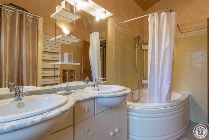 31G101116-26bdbccabac141978cee5cb0cb1284b6