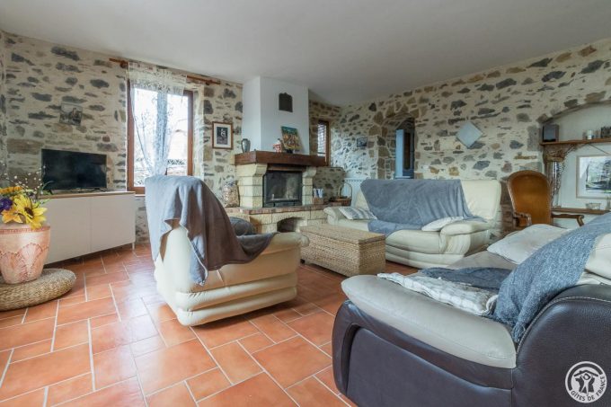 31G101116-6d6c581ec94745a3b87195343b0a4f5e