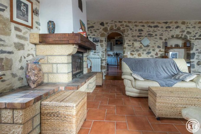 31G101116-71984af034a649e7afd763f4057a2e4c