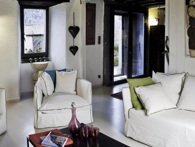 31G101117-a50c505597204e7293741659c6a3cd59