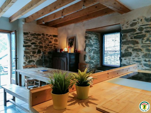 31G101140-a6f8228ebe1544b3bd0e5a40c29e328c