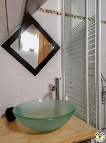 31G101140-f696a4bc46844d0a92e02f19c826e03c