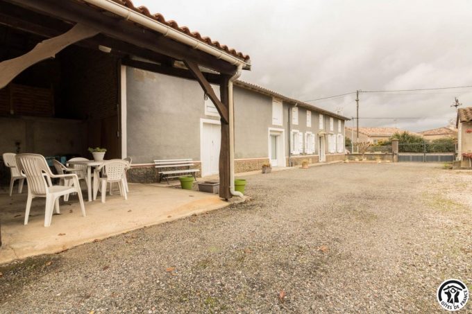 31G101164-43b8f1576ab24b639080effde3e50534