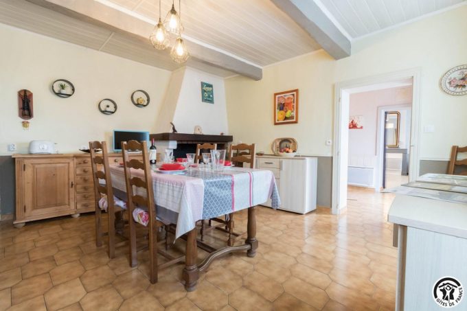 31G101164-cb3f29dbc056449ebd0e782e8e50c155