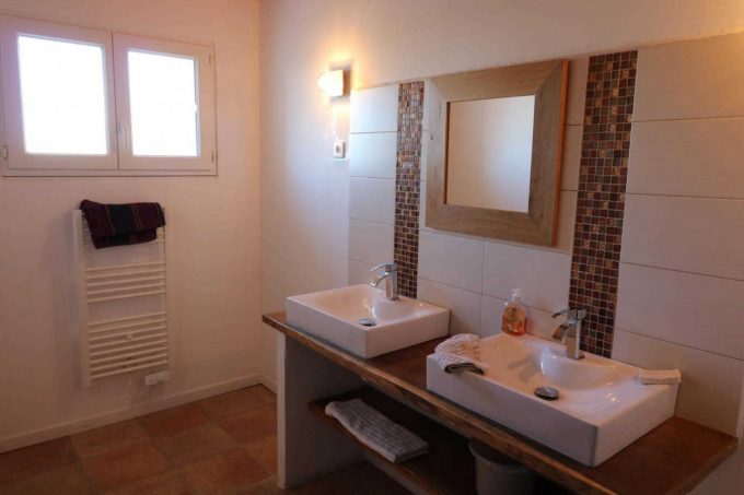 31G101170-068d670a779842a8a2b2816609376e25