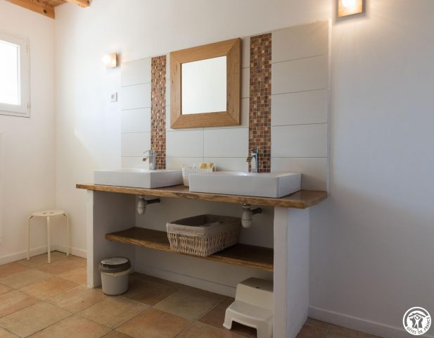 31G101170-5340f0ab21e143cd94743af232f496c3