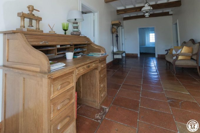 31G101170-98332ca4f37e4cf0beaa356fafdbb855