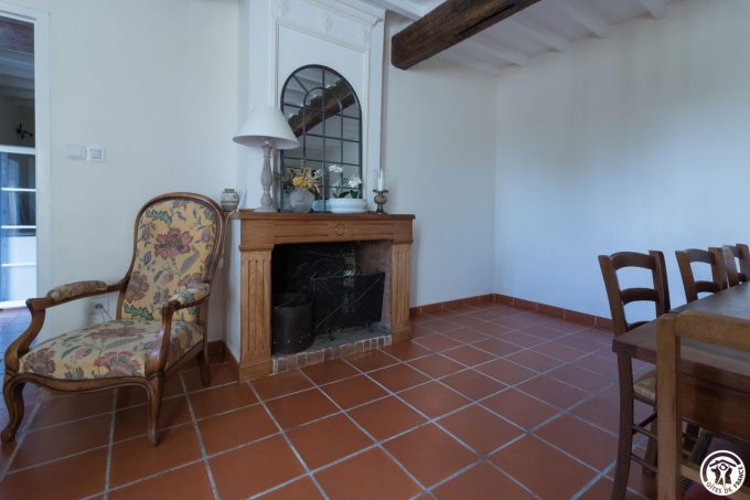 31G101170-a55ea8af262d4e8fb708c30ca98ae969