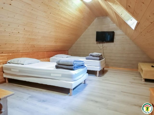 31G101175-d992624f891f401197529faa4fd55d0e