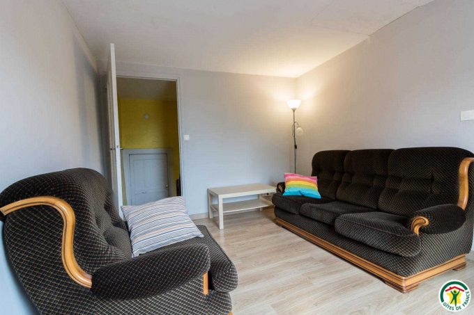 31G101201-3349ff032fd04b3d887f4d2f4e86769a