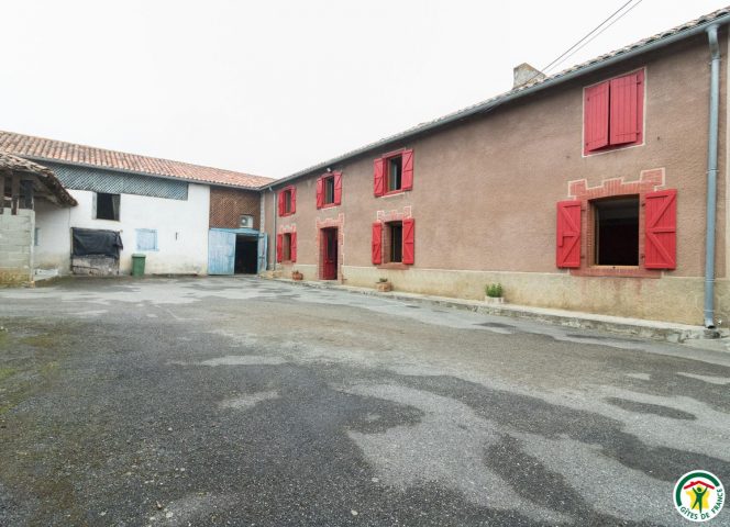 31G101201-3d4a67510c4d41c99d54a90b8e1c7b30