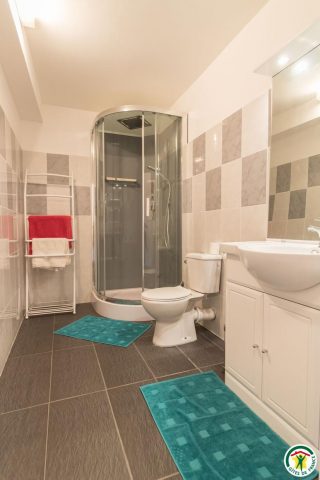 31G101201-e8e204da889d4933b389d5ee0c0fc5e7