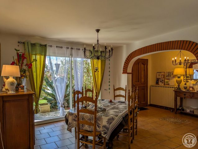 31G101202-187318b05d95417785cf609b783542f2