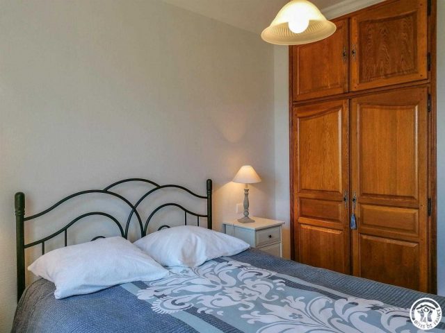 31G101202-18976ef387214c09867c6d128d88cdbd