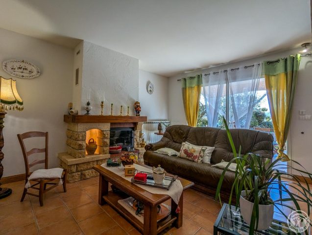 31G101202-5461dc6d2bd74fd48aa1166bc44a1b24