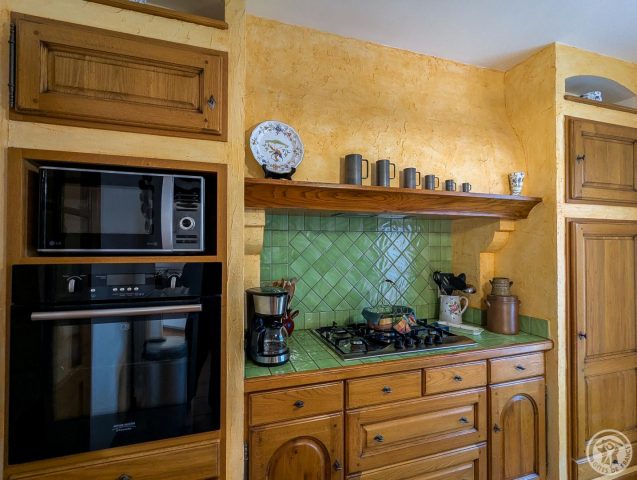 31G101202-90287d73d6e741e381b69bc81ecdfc52