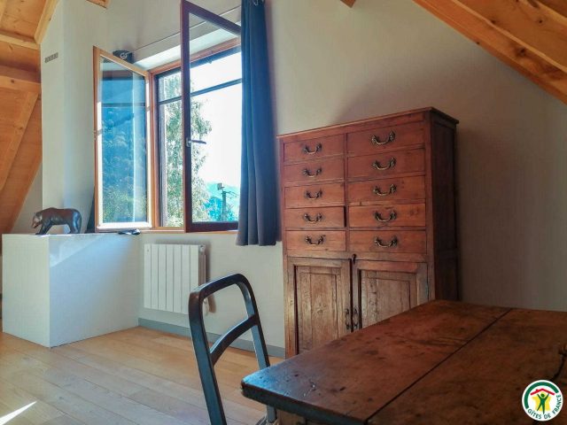 31G101218-7ed781369e144c4a90e7b323da5c0d7b