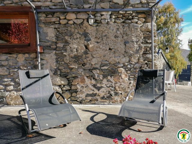 31G101218-d9e56b9e784e46378fe6a137920145bf