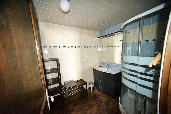 31G101242-e354f3ad961b490eb20cdd3391c642b1