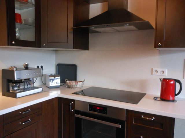 31G101242-f69b4674e3024b1b9ce758c961e488ba