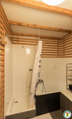 31G101247-75dbceb0df964f4db96066e251918a31