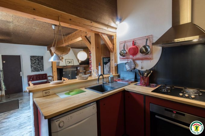 31G101247-b36024834e8049a0a49efdfebbb20c2c