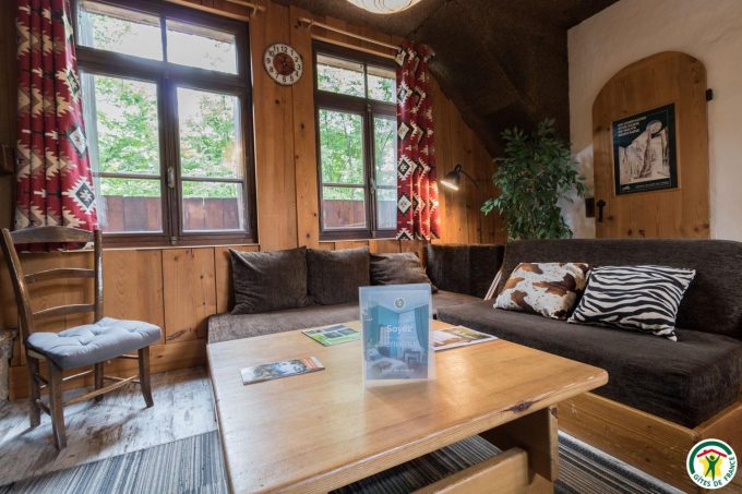 31G101247-b5cefefc612644b4883a77ad37f5cbff