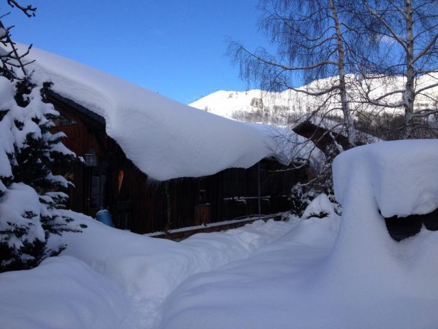 31G101247-bb95272654204b738f840d943c1b1fe6