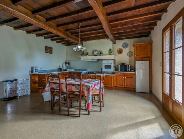 31G101249-105050ab21d84d7baeeaefbd7e4d1120