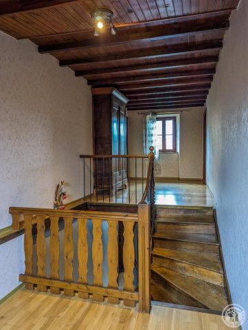 31G101249-29cf383139e84e38a5a5e1467437b057