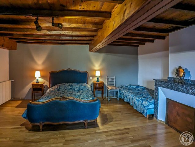 31G101249-3bfe4f3b211d4cc68ce906aab980d8ac