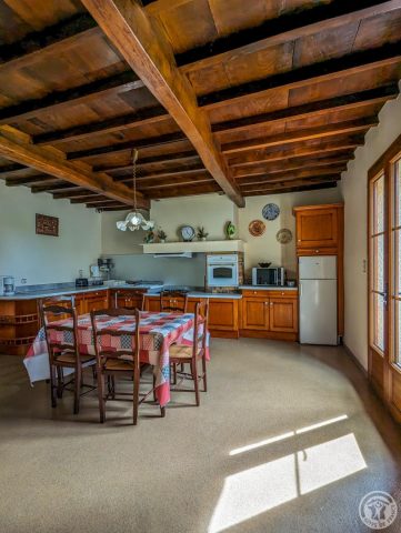 31G101249-5dea105fca5e45e0bda21173e0004a08