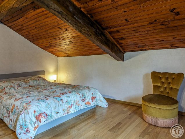 31G101249-6242daa417b14cddb4aad9d52999628f