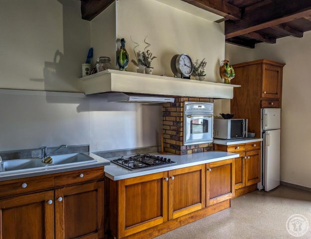 31G101249-7119c6a44f1b42bc97f5f75249a48a1a