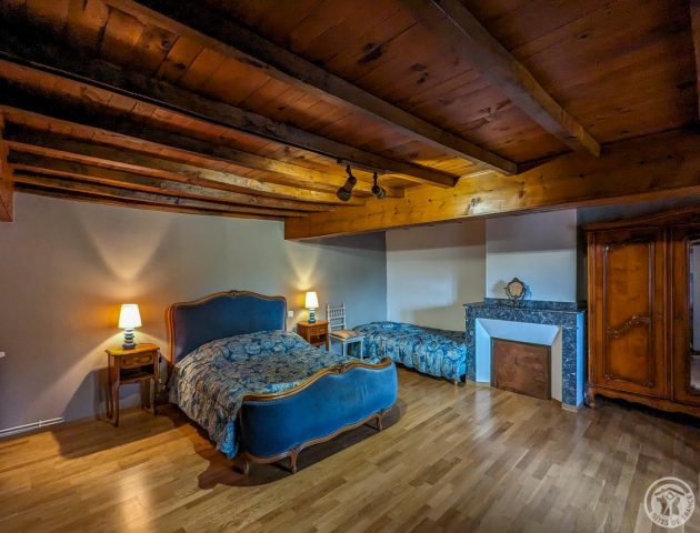 31G101249-74f127e4a4a740c494058329dd2f42b7