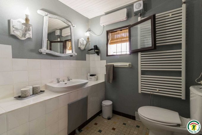 31G101275-42c03ef4f83b49199d98516848bf2633