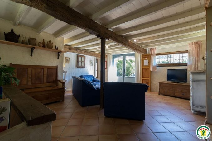 31G101275-e0d3346186e54d32aa6c707d13bf89e2