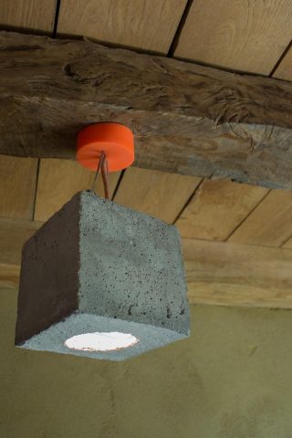 31G101284-9b568d5bcefa46229239fe519f993b0c